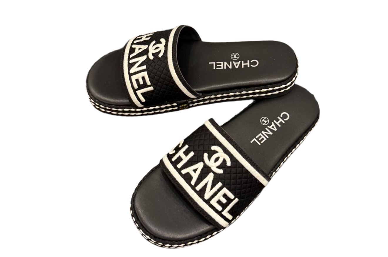 Sandals Chanel