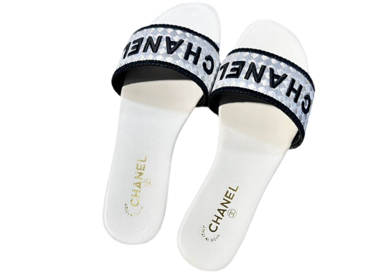 Sandals Chanel