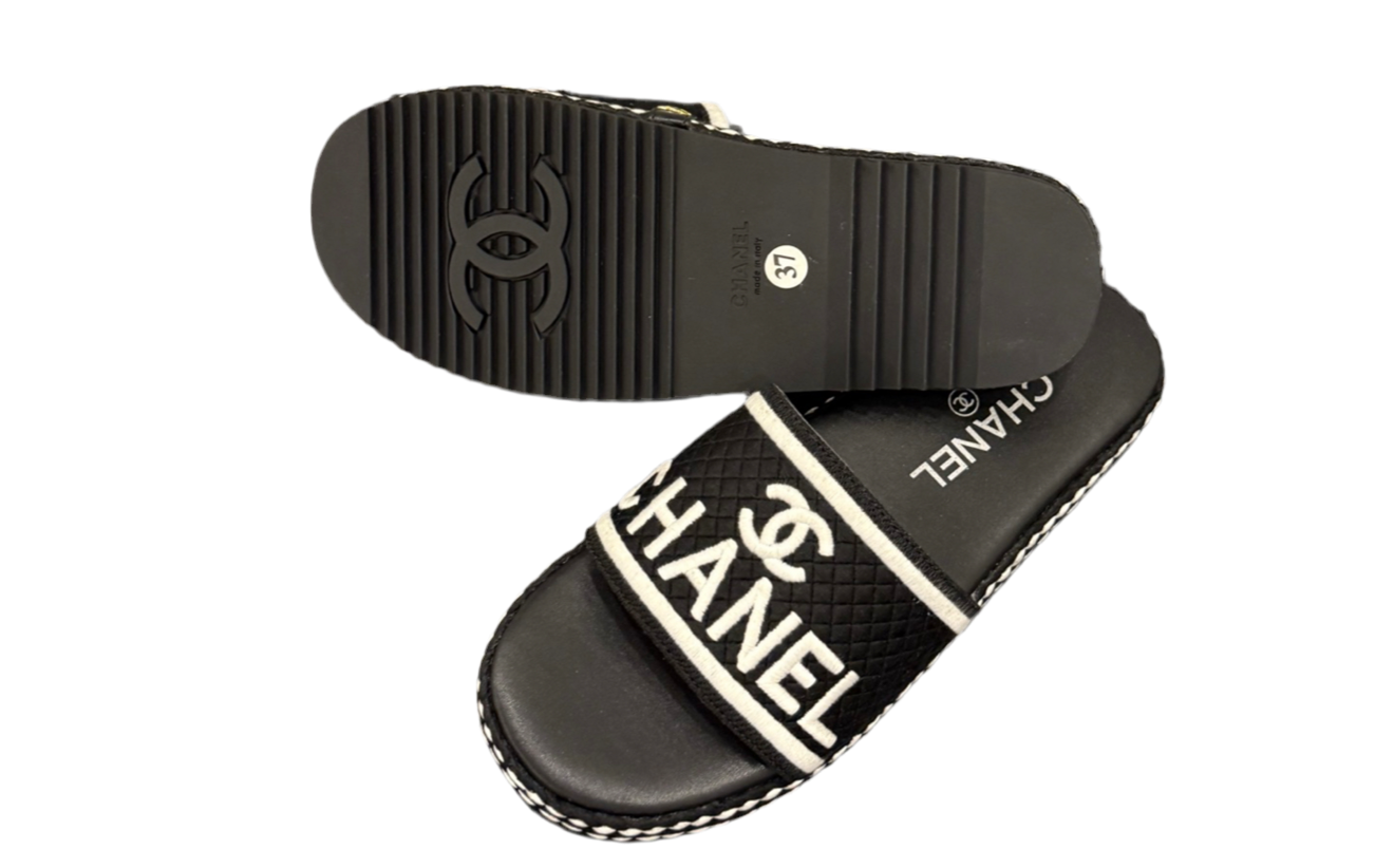 Sandals Chanel