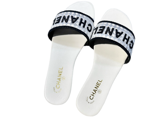 Sandals Chanel