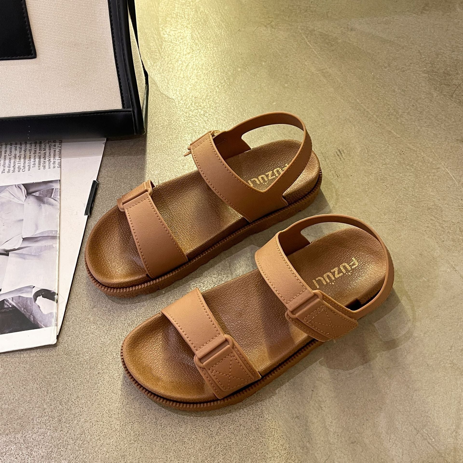 Cross-border 2025 Summer New Women's Sandals Flat Fashionable Outer Wear Casual Beach Sandals with Velcro